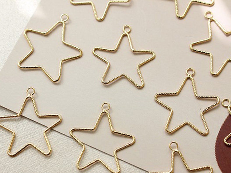 5PCS. Star Charm, Pentagram Dangle, Sweet Charm Pendant, Quality Gold Plated over Brass, 26*30MM, Choker Necklace diy, Brass Finding
