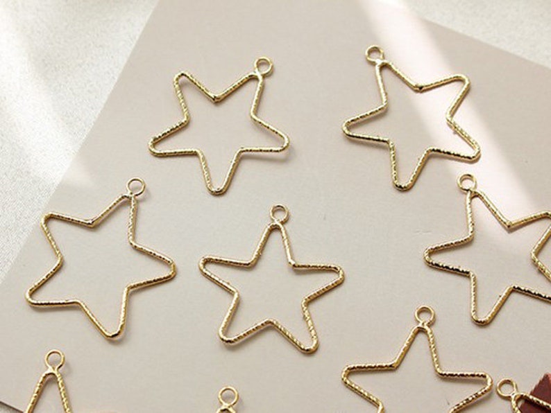5PCS. Star Charm, Pentagram Dangle, Sweet Charm Pendant, Quality Gold Plated over Brass, 26*30MM, Choker Necklace diy, Brass Finding