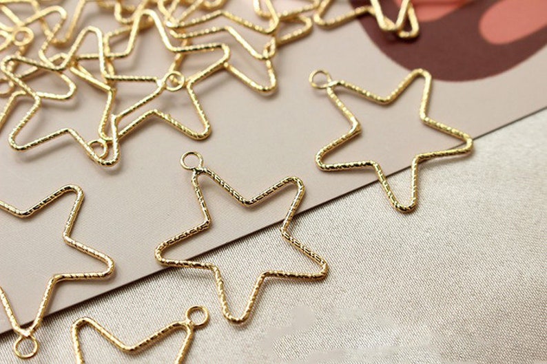 5PCS. Star Charm, Pentagram Dangle, Sweet Charm Pendant, Quality Gold Plated over Brass, 26*30MM, Choker Necklace diy, Brass Finding