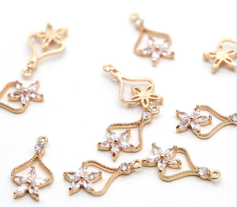 10pcs Flower pendant CZ Pave Charm, CZ Zircon 14x10mm Pendant, Zircon Jewelry Making, Flower Zircon Material Craft Supplies