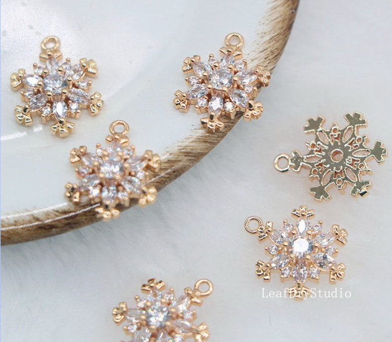 10pcs High-quality snowflakes CZ Pave Charm, 13mm Zircon snowflakes Pendant, Jewelry Making, Zircon snowflakes Material Craft Supplies
