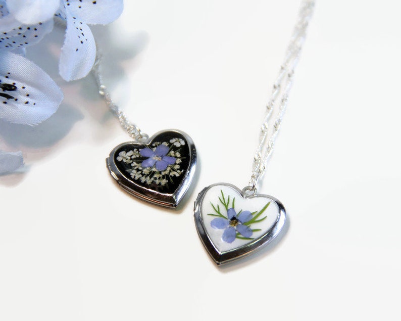 Pressed Flower Locket, Locket Necklace, Dainty Locket, Vintage Locket Necklace, Heart Locket, Photo Locket, Forget Me Not