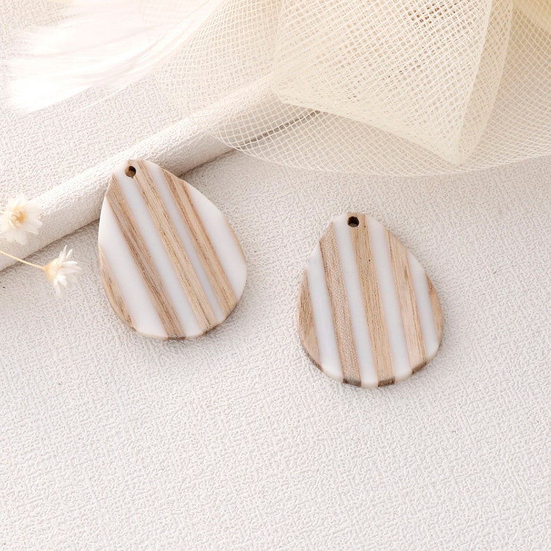 4pcs Epoxy Resin Pendants, Teardrop White Resin Findings, Wood and Resin Pendant, Color Blocked, Large Round Charm