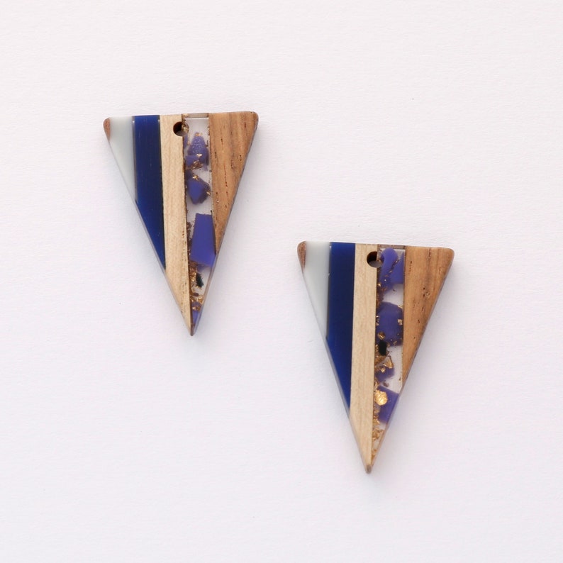 4pcs Epoxy Resin Pendants, Triangle Translucent Blue Resin Findings, Wood and Resin Pendant, Color Blocked, Diamond Charm
