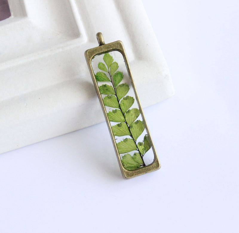 1pcs Handmade Resin Leaves pressed flower pendant necklace