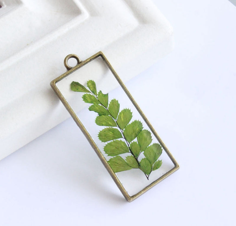 1pcs Handmade Resin Leaves pressed flower pendant necklace