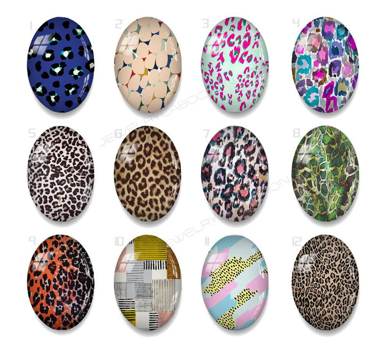 Handmade oval Photo Glass Cabochons Streaks A676