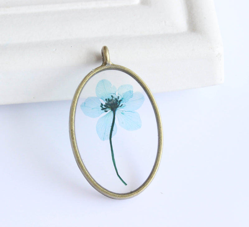 1pcs  Handmade Resin Little blue flower jewelry, pressed flower pendant necklace