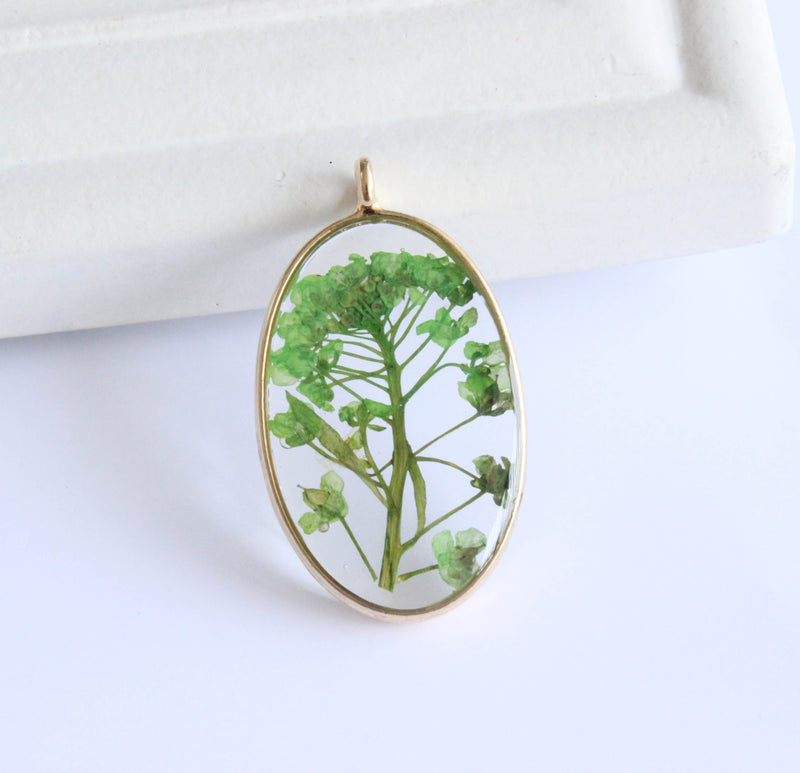 1pcs  Handmade green Resin pressed flower pendant necklace, Real dried flower jewelry wholesale