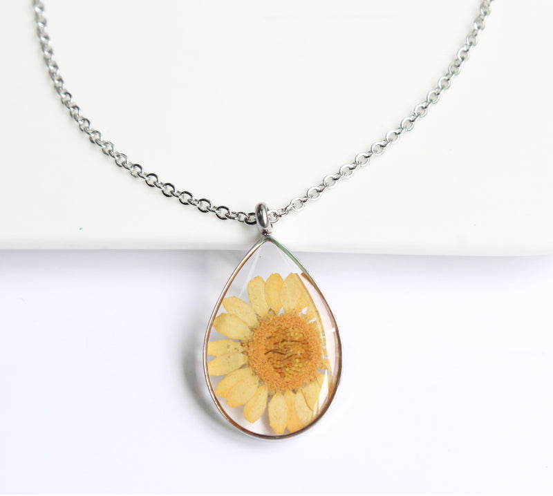 1pcs Handmade flower jewelry,Orange chrysanthemum teardrop pressed flower pendant necklace