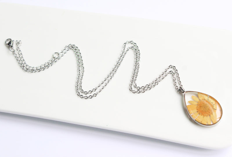 1pcs Handmade flower jewelry,Orange chrysanthemum teardrop pressed flower pendant necklace